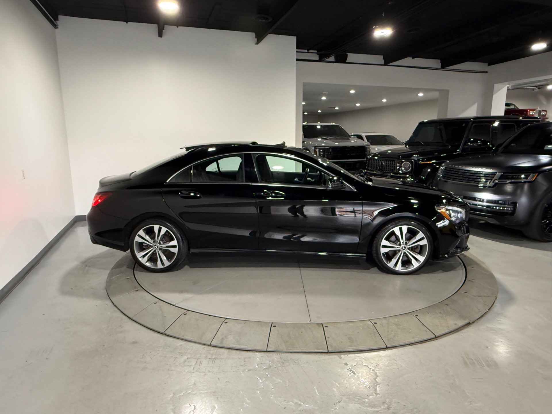 Used 2019 Mercedes-Benz CLA 250 4MATIC image 8