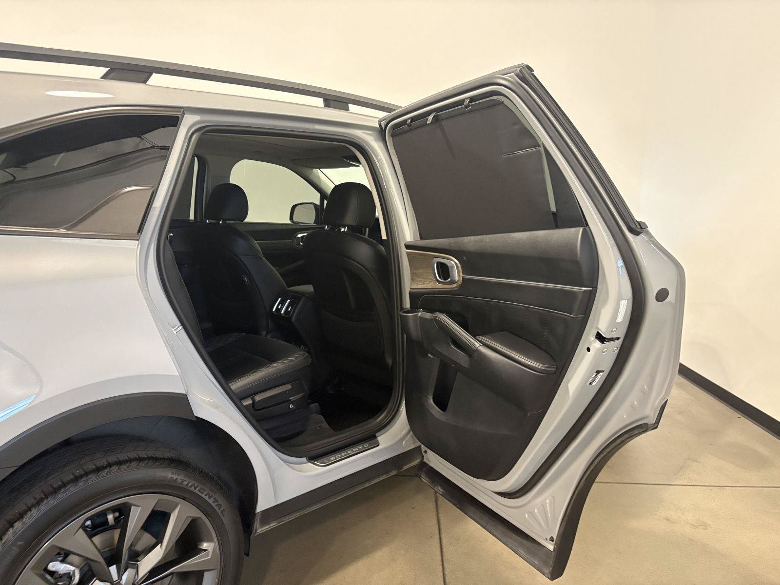 Used 2023 Kia Sorento SX Prestige AWD/4WD image 42