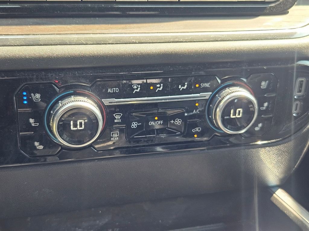 Used 2023 GMC Sierra 1500 SLT w/ SLT Premium Package image 28