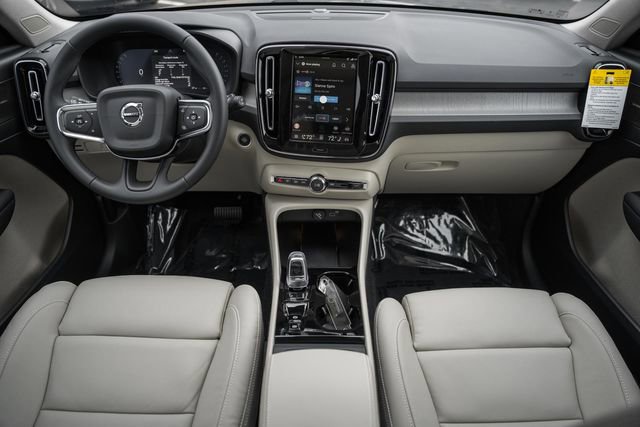 New 2026 Volvo XC40 B5 Ultra w/ Protection Package Premier image 21