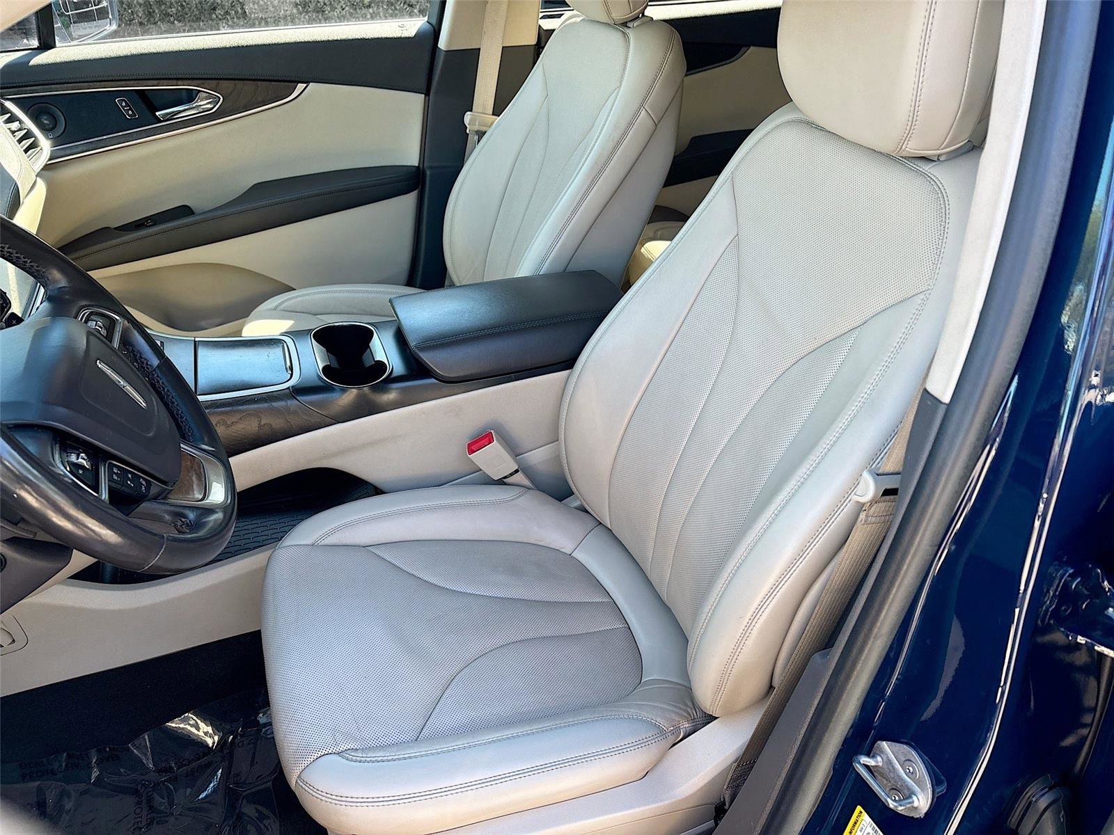 Used 2020 Lincoln Nautilus Reserve w/ Equipment Group 201A image 22