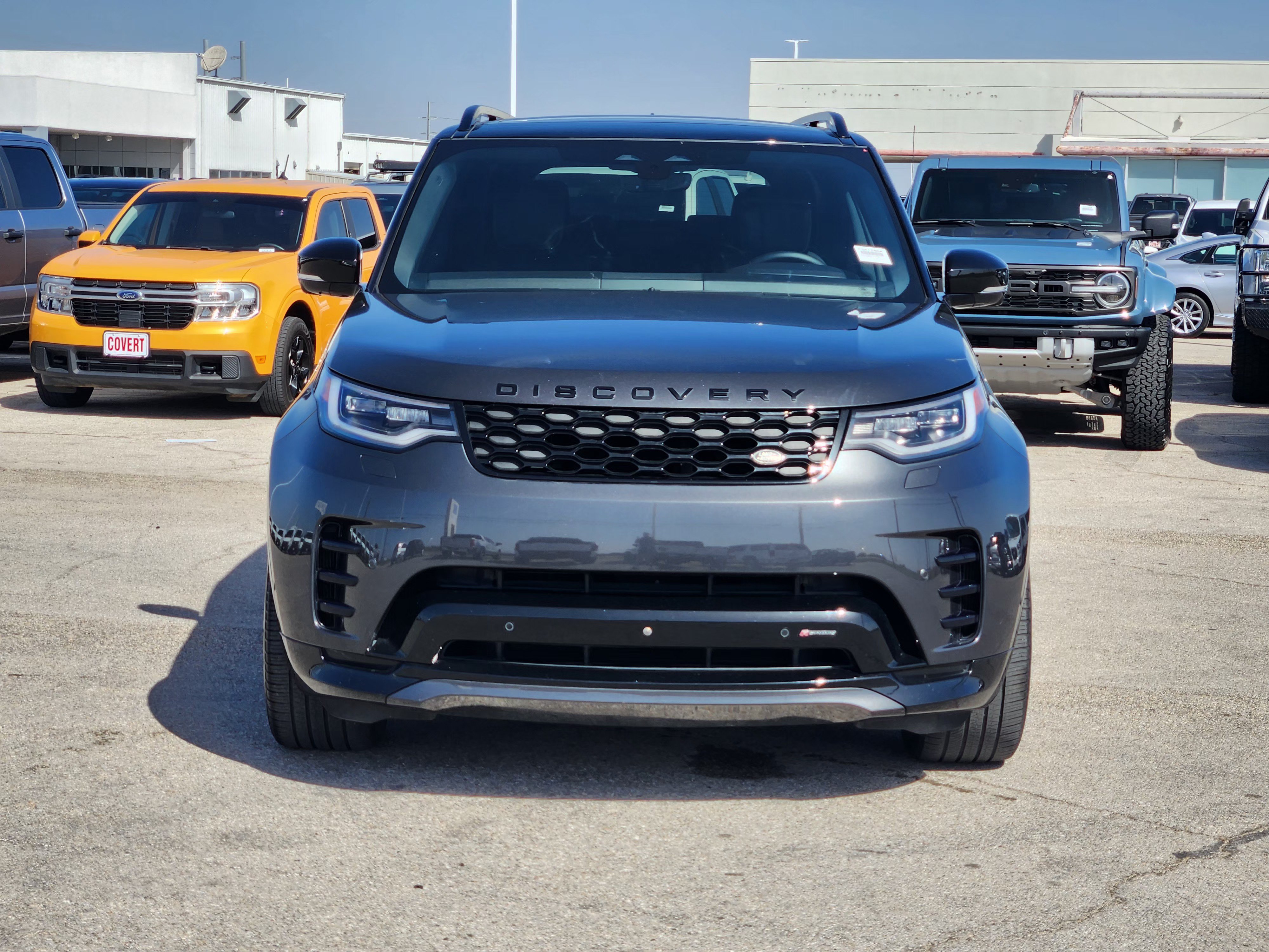 Used 2023 Land Rover Discovery S R-Dynamic AWD/4WD image 2