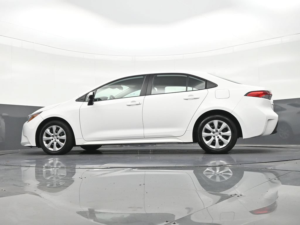 Used 2023 Toyota Corolla LE FWD image 29