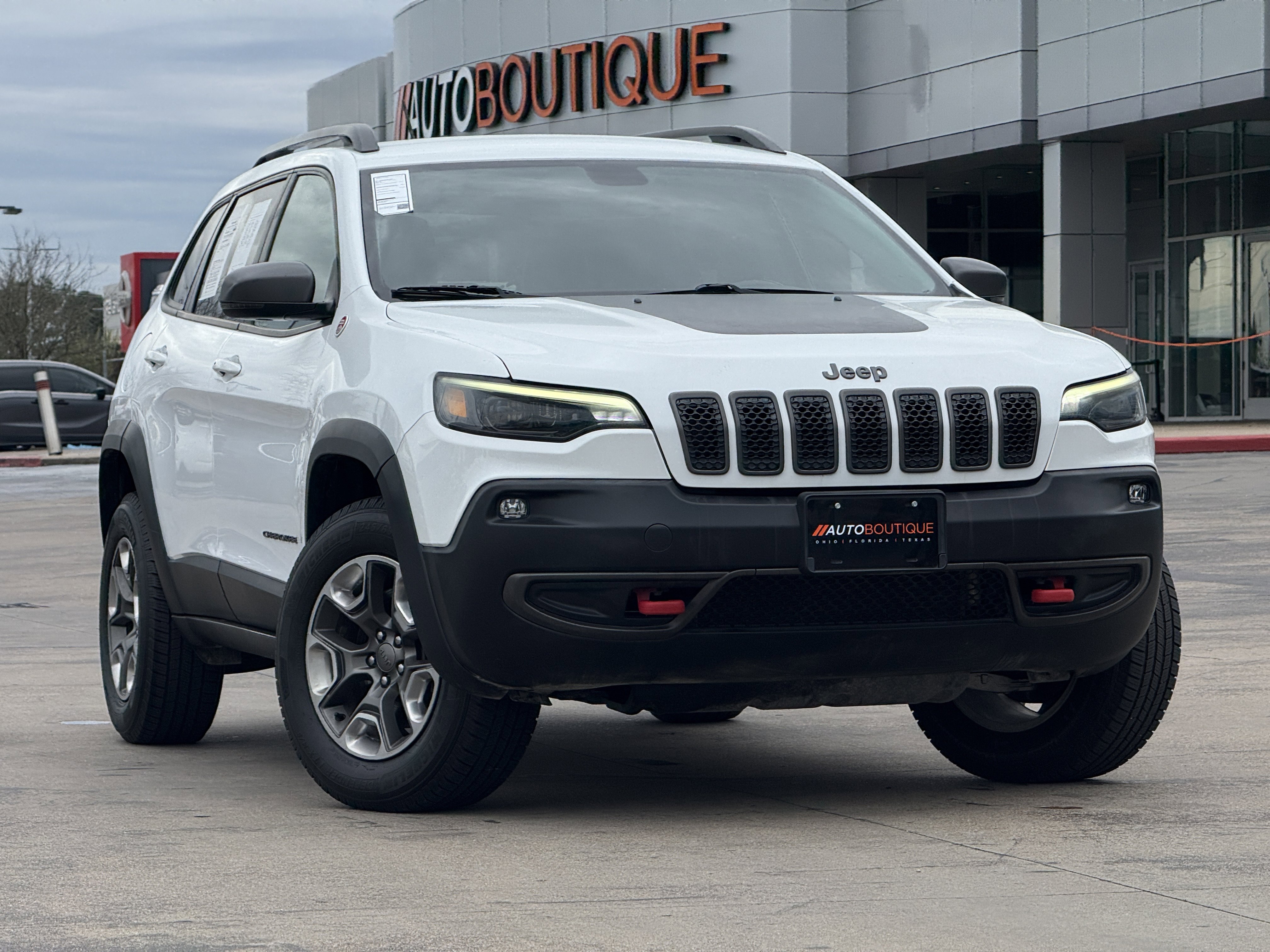 Used 2019 Jeep Cherokee Trailhawk w/ Cold Weather Group image 3