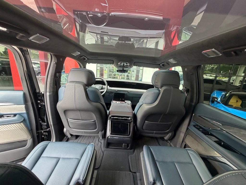 Used 2025 Cadillac Escalade IQ Luxury 2 w/ LPO, Premium Carpet Package AWD/4WD image 35