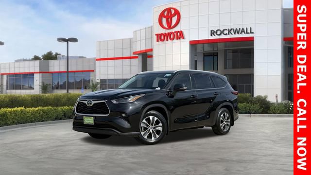 Used 2022 Toyota Highlander XLE image 1