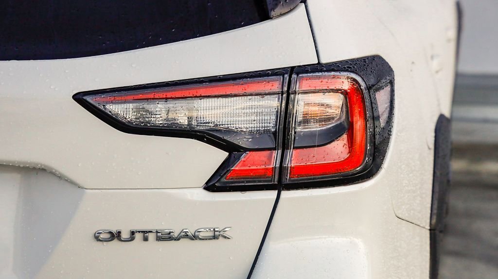 Used 2025 Subaru Outback Premium image 10