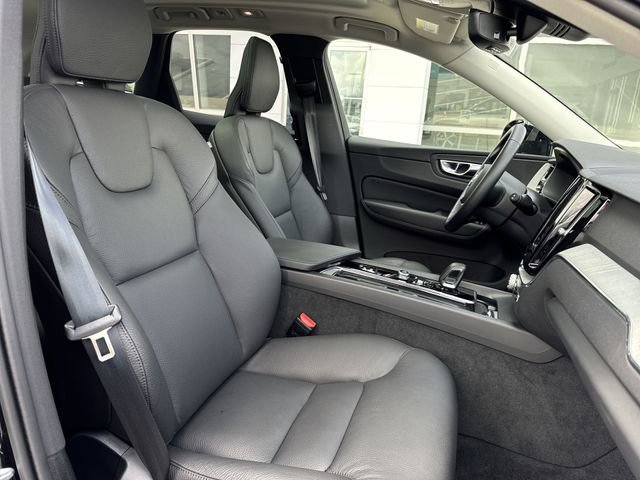 New 2025 Volvo XC60 B5 Plus w/ Protection Package Premier AWD/4WD image 28