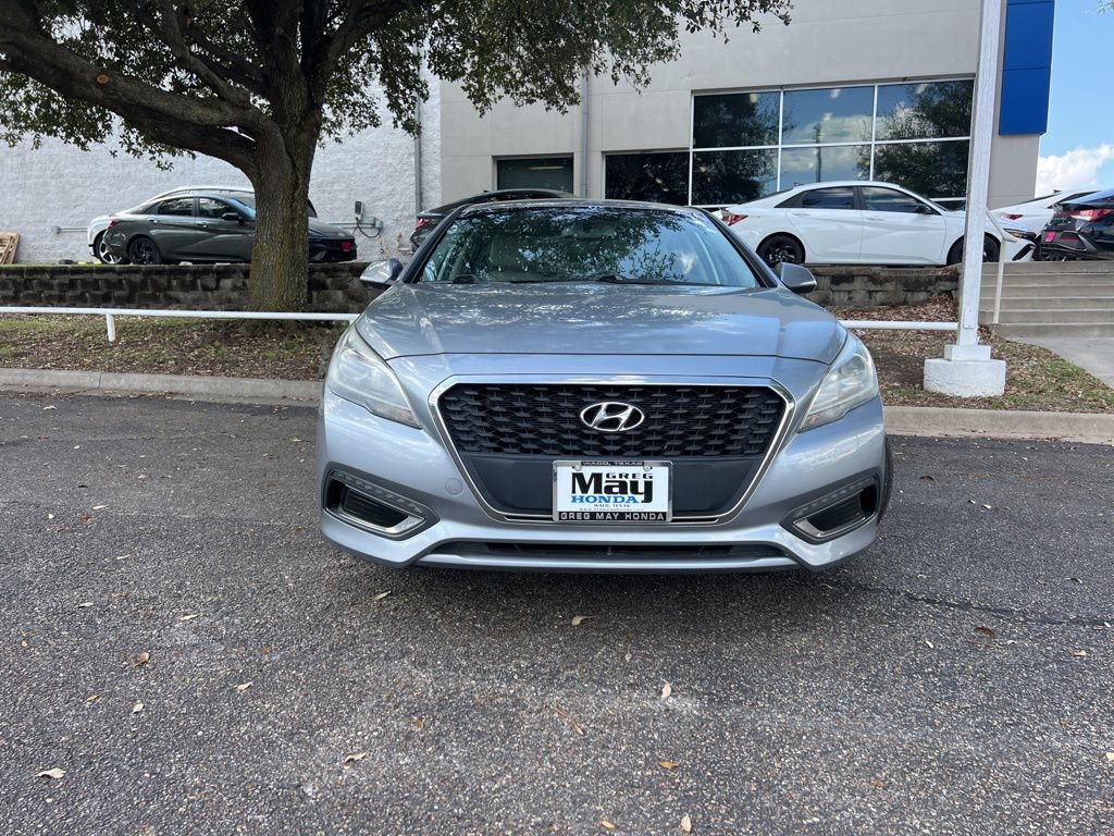 Used 2016 Hyundai Sonata SE image 2