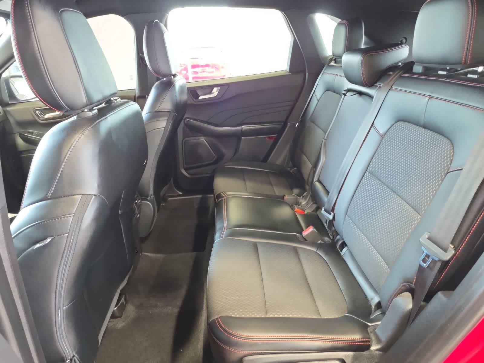 Used 2024 Ford Escape ST-Line w/ Tech Pack #1 AWD/4WD image 29