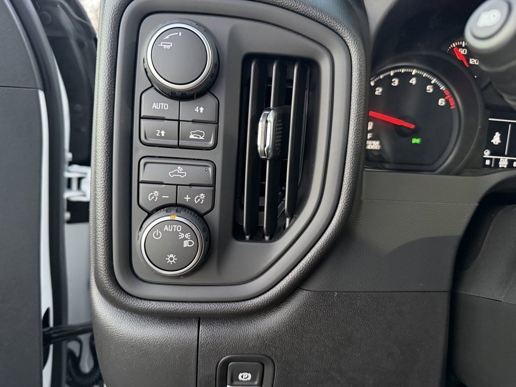 New 2026 Chevrolet Silverado 1500 Custom w/ LPO, Dark Essentials Package image 4