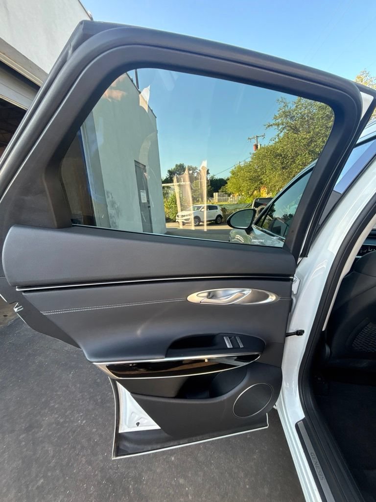 Used 2025 Genesis GV70 2.5T AWD/4WD image 16