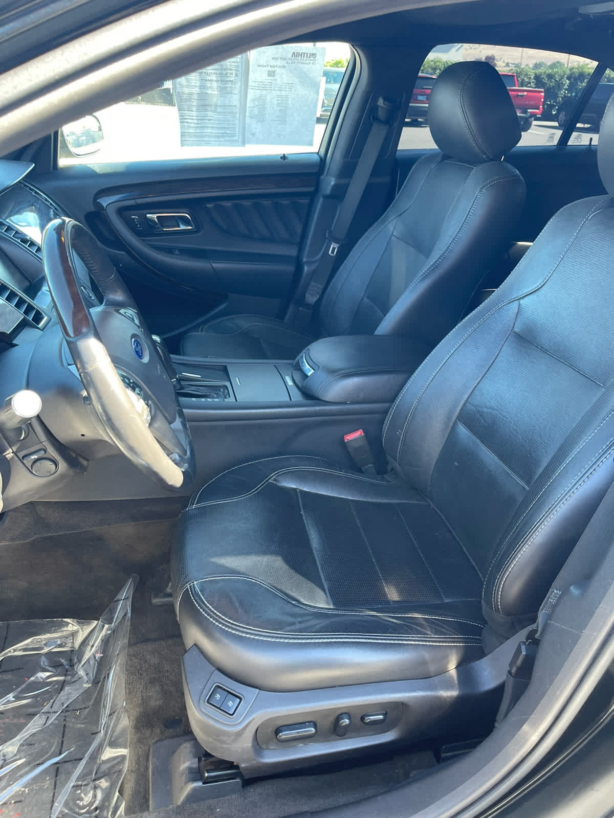 Used 2015 Ford Taurus Limited FWD image 28
