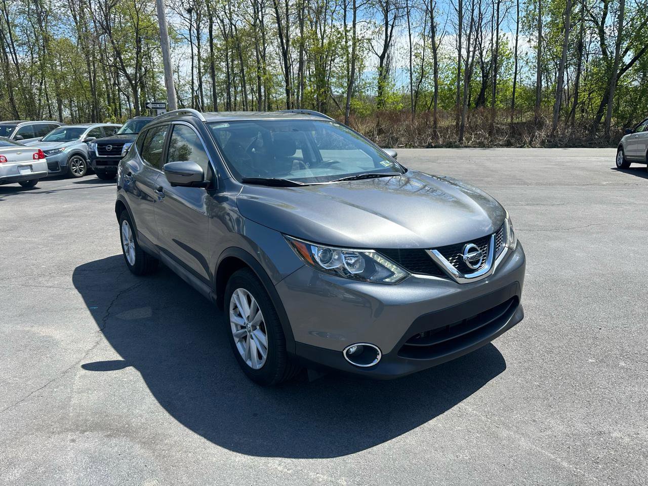 Used 2017 Nissan Rogue Sport SV w/ SV Premium Package AWD/4WD image 3