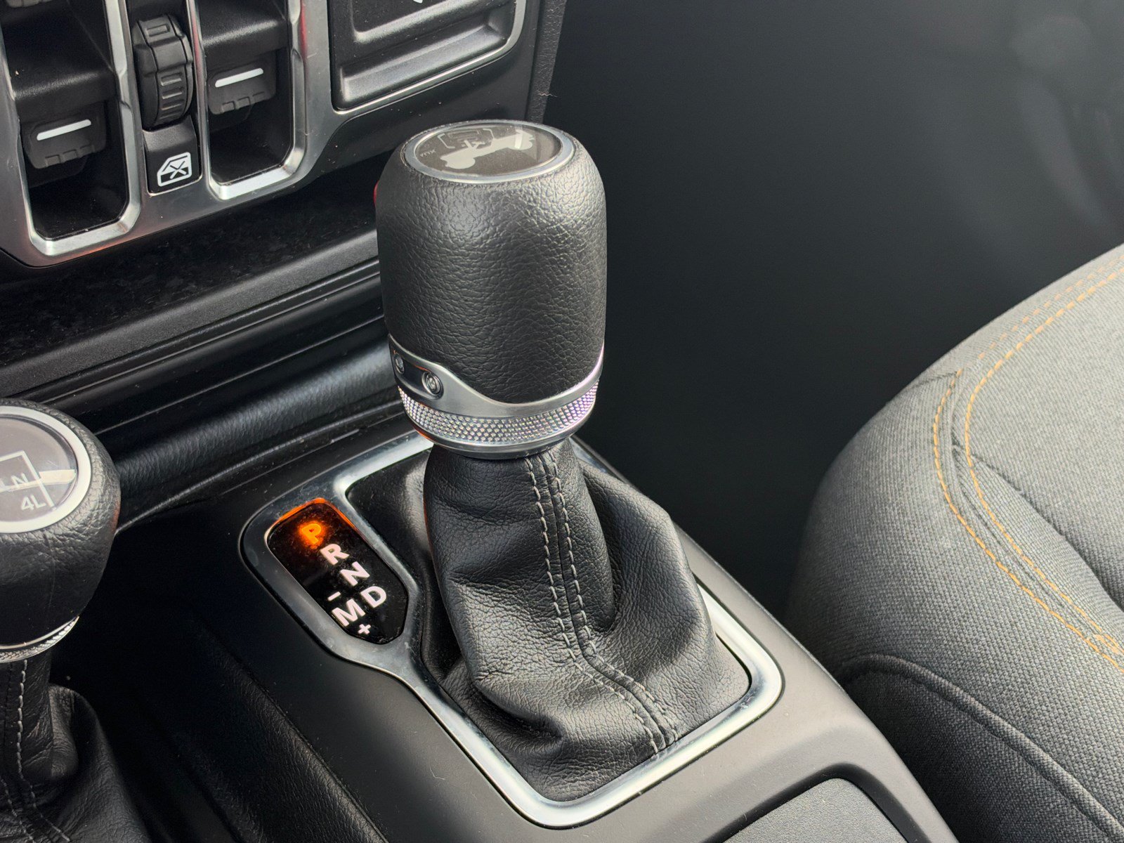 Used 2026 Jeep Wrangler Unlimited Sahara AWD/4WD image 31