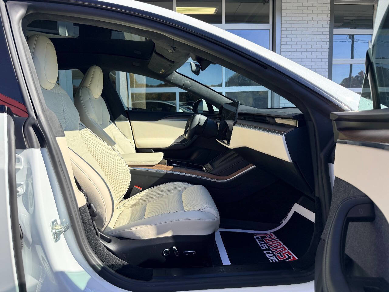 Used 2021 Tesla Model S Plaid image 38