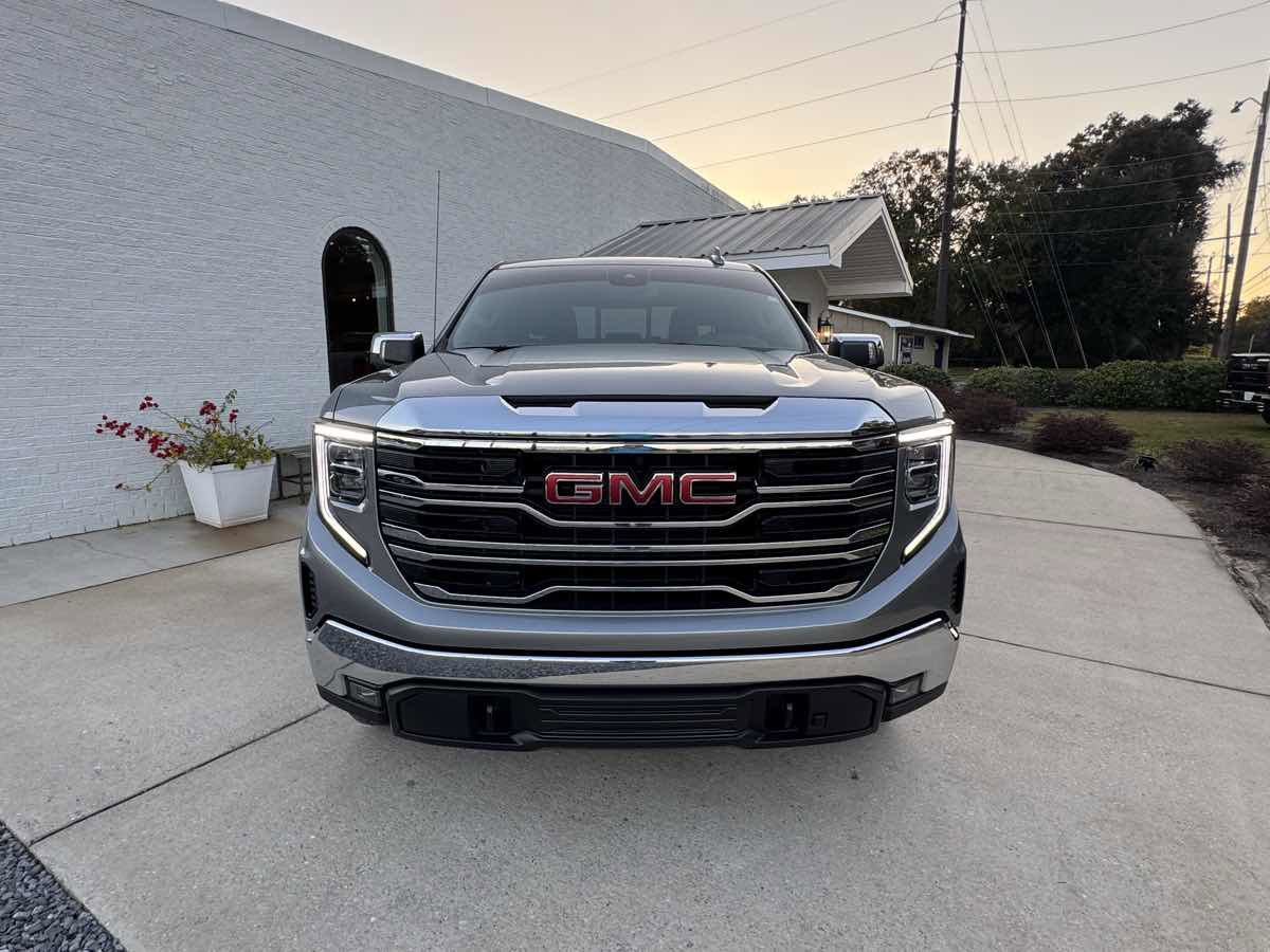 Used 2023 GMC Sierra 1500 SLT w/ SLT Premium Package image 3