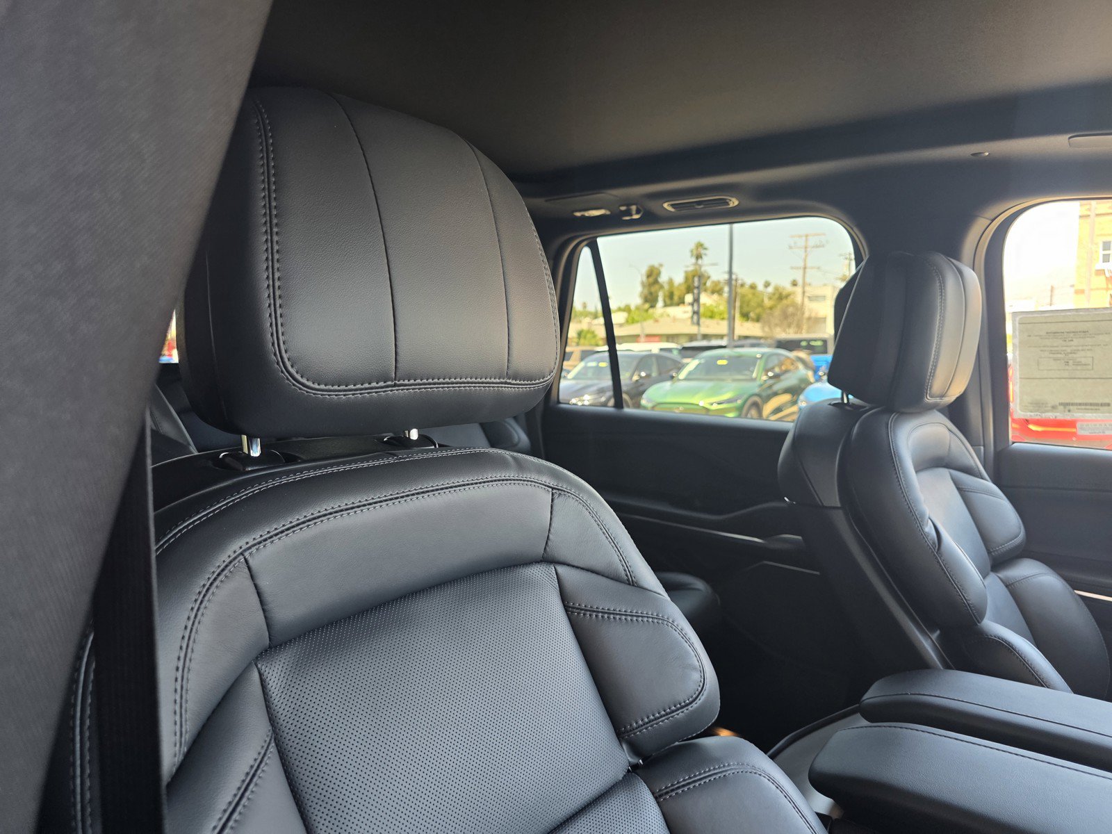 New 2027 Lincoln Navigator Reserve w/ Jet Appearance Package AWD/4WD image 15