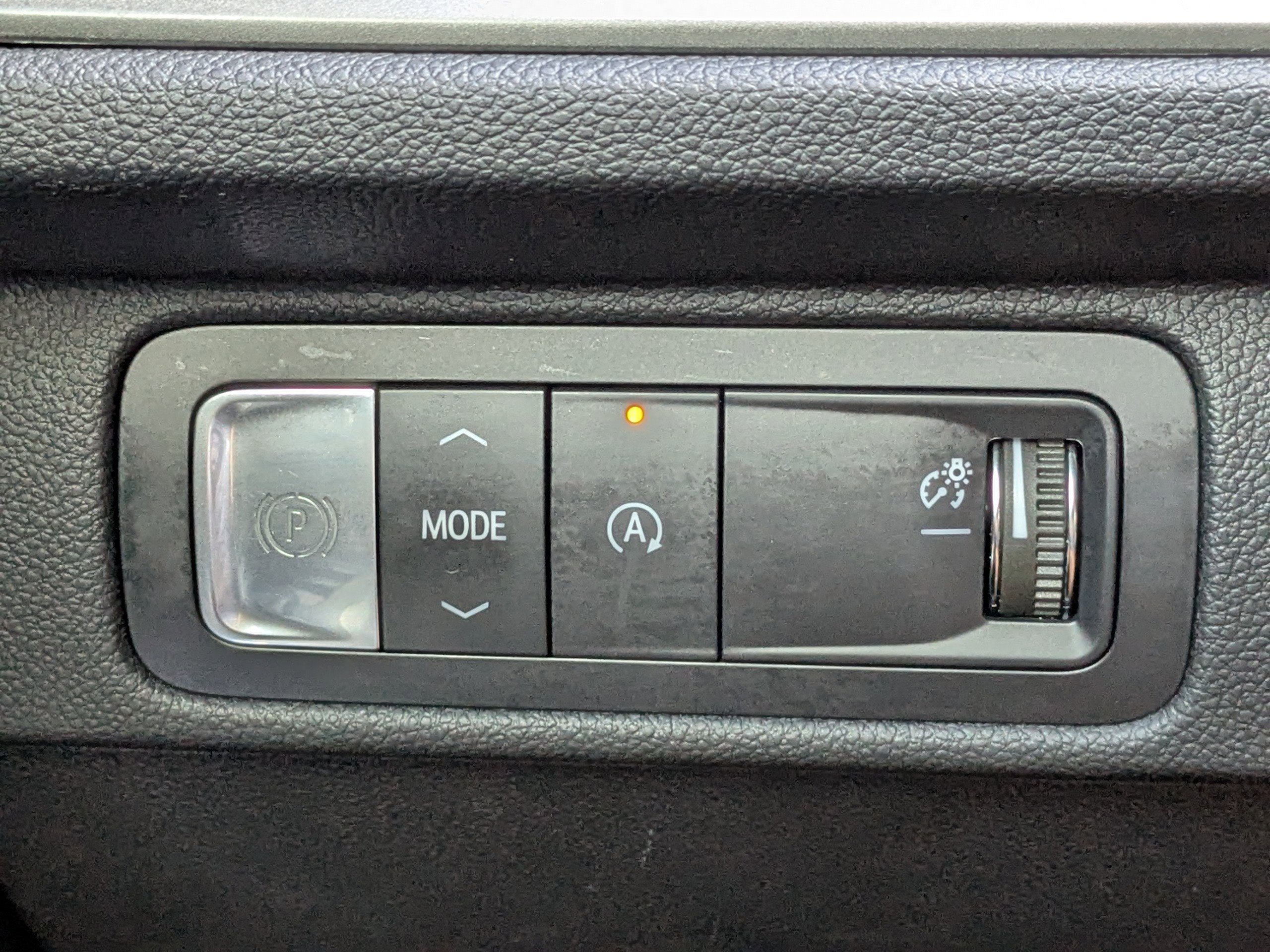 Used 2025 Chevrolet Traverse LT w/ Driver Confidence Package image 29