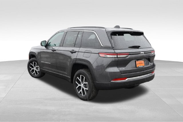 Certified 2024 Jeep Grand Cherokee Limited w/ Luxury Tech Group II AWD/4WD image 8