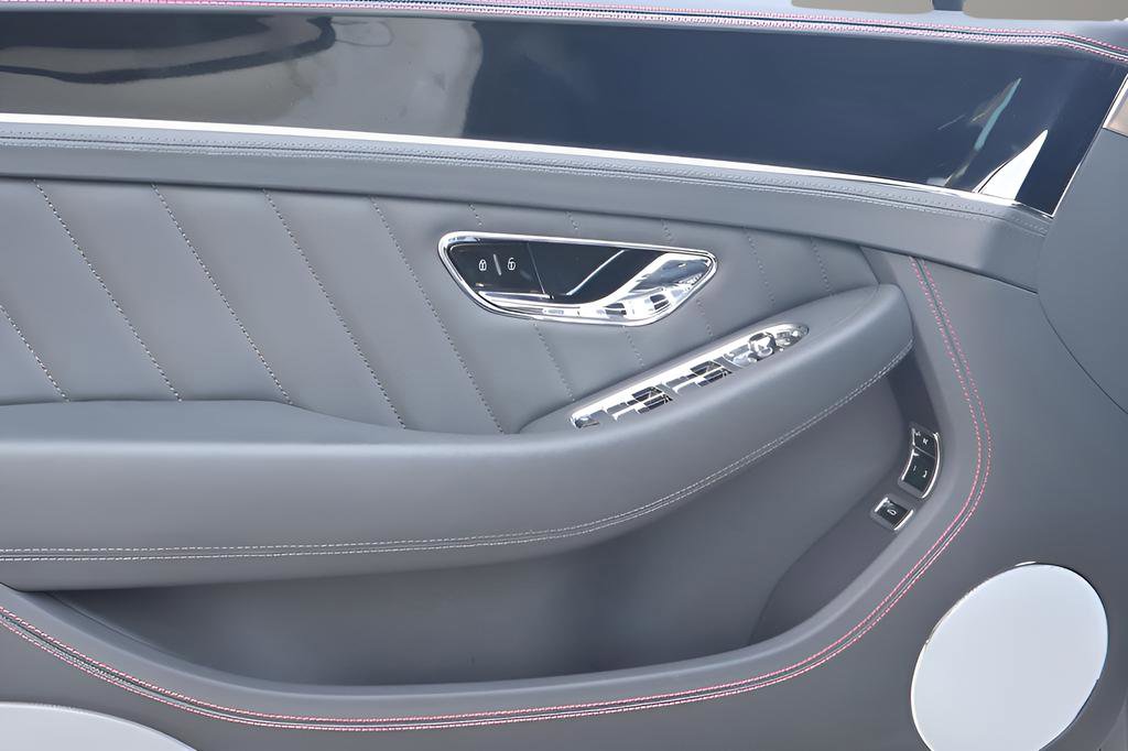 Used 2024 Bentley Continental GT image 12