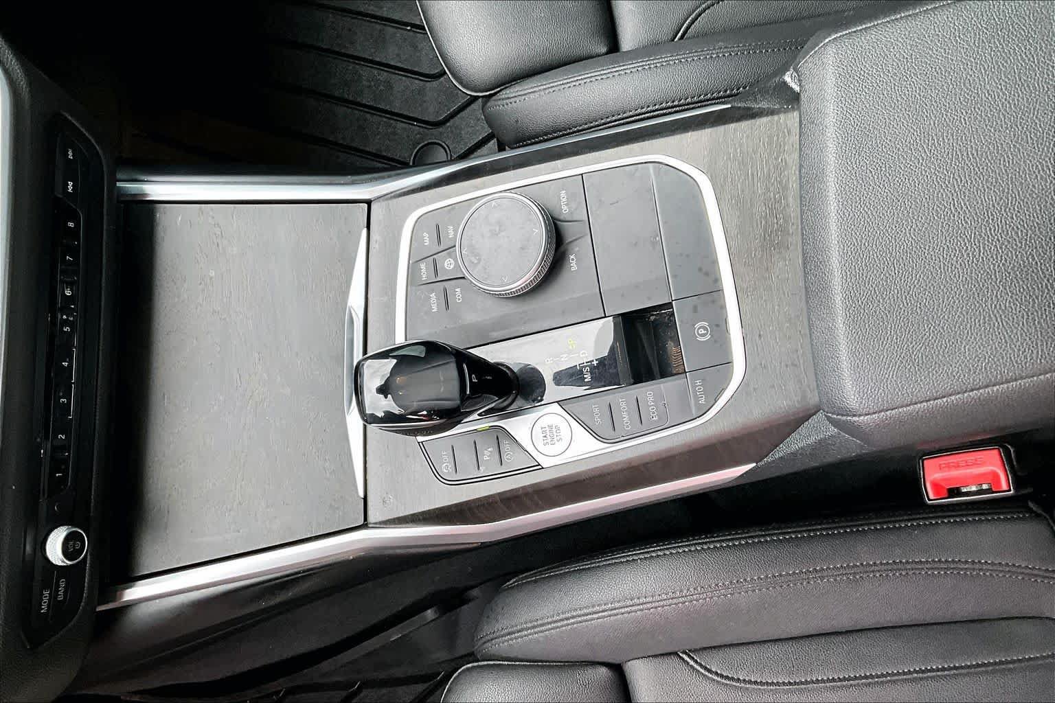 Used 2020 BMW 330i Sedan w/ Convenience Package RWD image 16