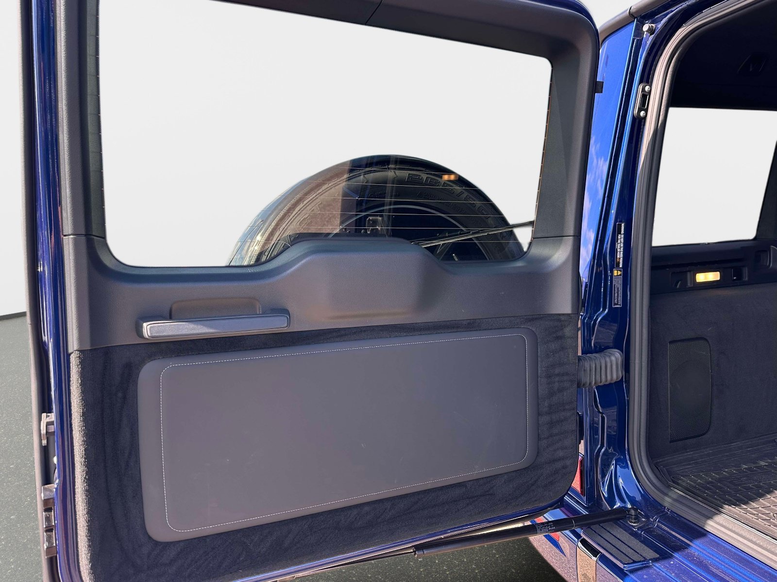 Certified 2025 Mercedes-Benz G 63 AMG 4MATIC image 9