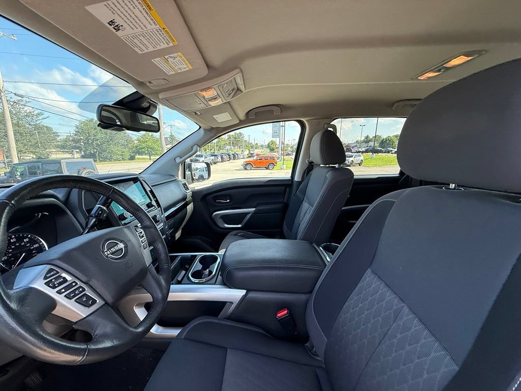 Used 2023 Nissan Titan SV w/ SV Convenience Package AWD/4WD image 13