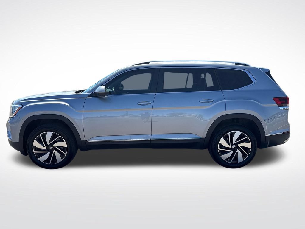 Used 2024 Volkswagen Atlas SEL AWD/4WD image 2