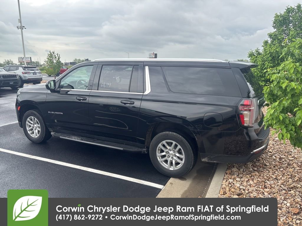 Used 2024 Chevrolet Suburban LT image 8