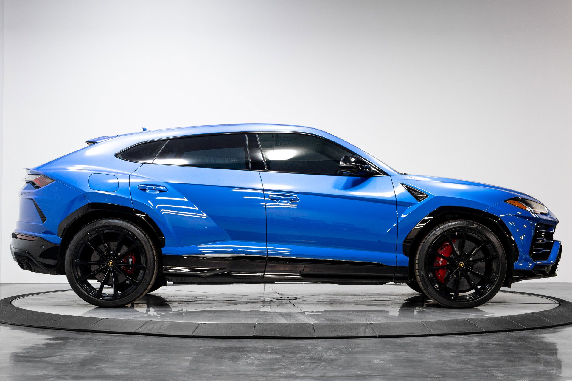 Used 2019 Lamborghini Urus image 16