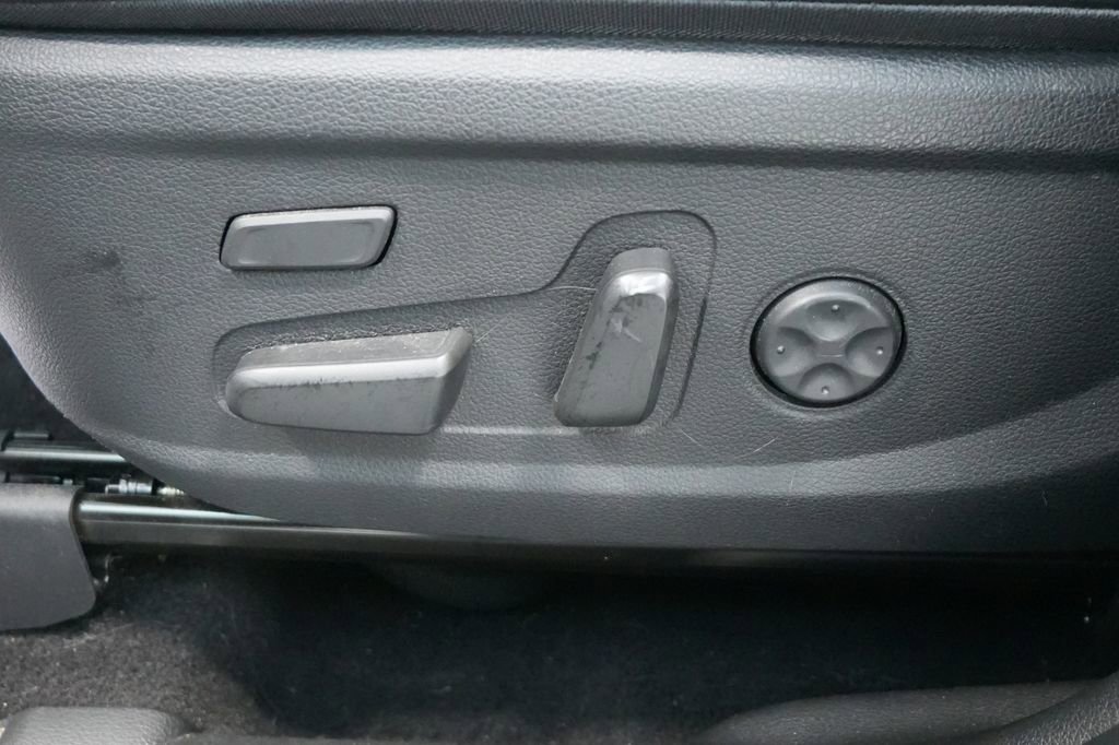 Used 2023 Hyundai Santa Fe Limited w/ Cargo Package image 17