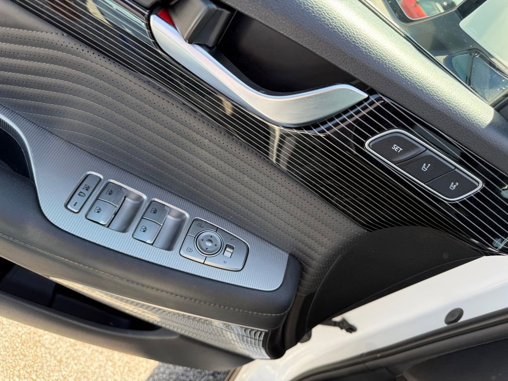 Used 2023 Hyundai Palisade Calligraphy image 11