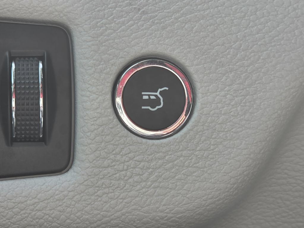 Used 2019 Jeep Cherokee Limited AWD/4WD image 28