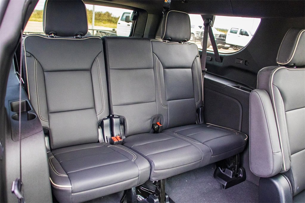 New 2026 Chevrolet Suburban Premier image 21