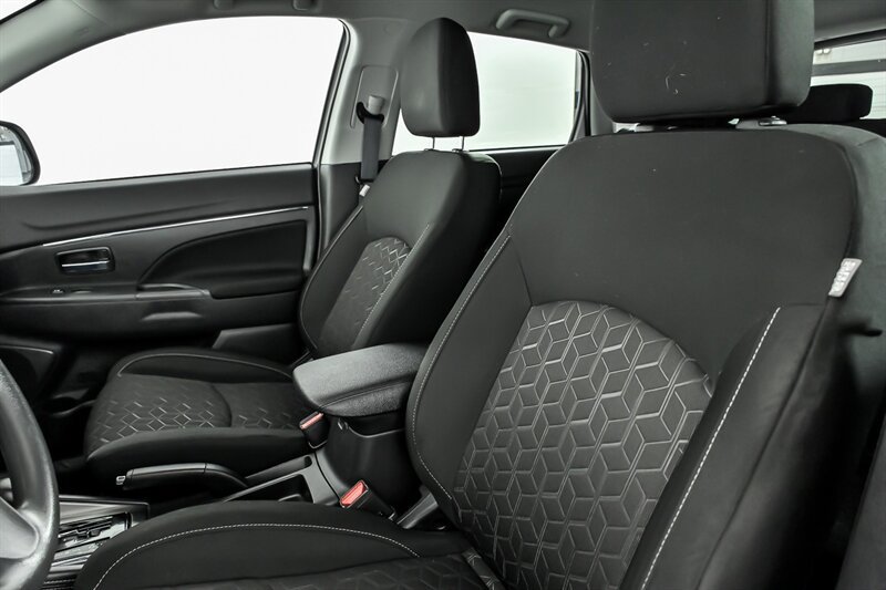 Used 2022 Mitsubishi Outlander Sport ES AWD/4WD image 16
