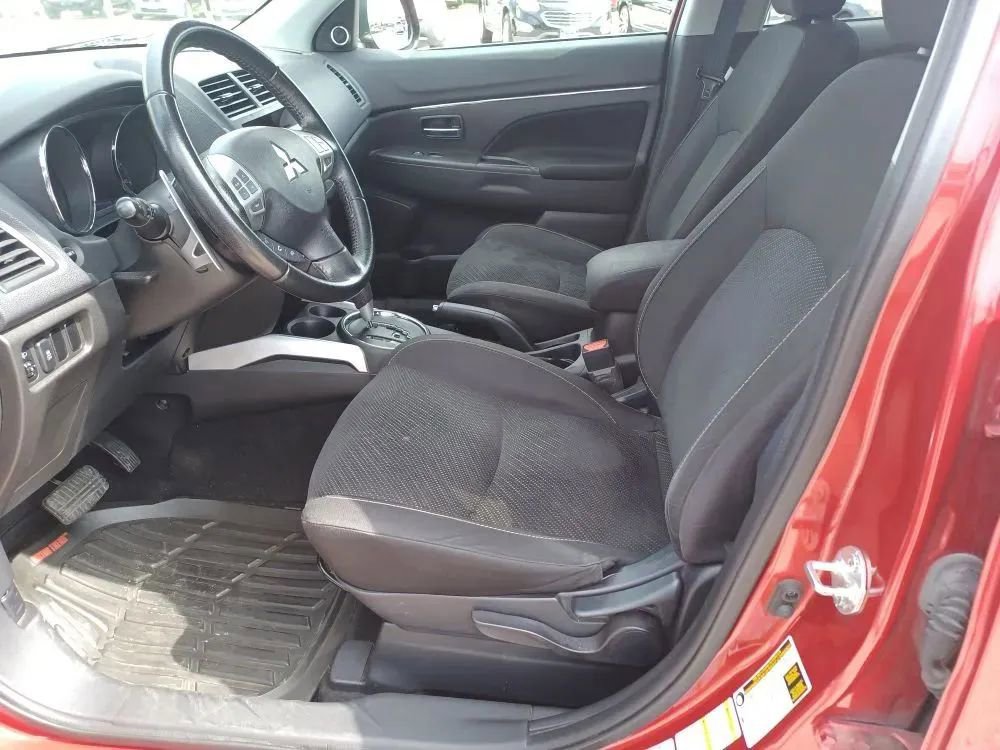 Used 2013 Mitsubishi Outlander Sport SE image 8