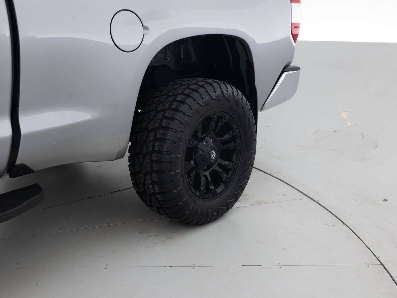 Used 2015 Toyota Tundra SR5 w/ SR5 Upgrade Package RWD image 22