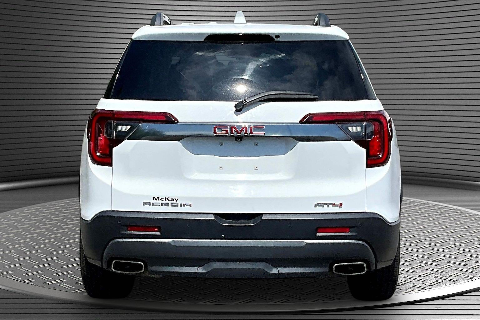 Used 2022 GMC Acadia AT4 w/ Technology Package AWD/4WD image 5