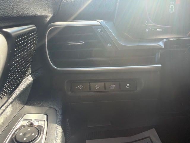 Used 2025 Kia Telluride S AWD/4WD image 32