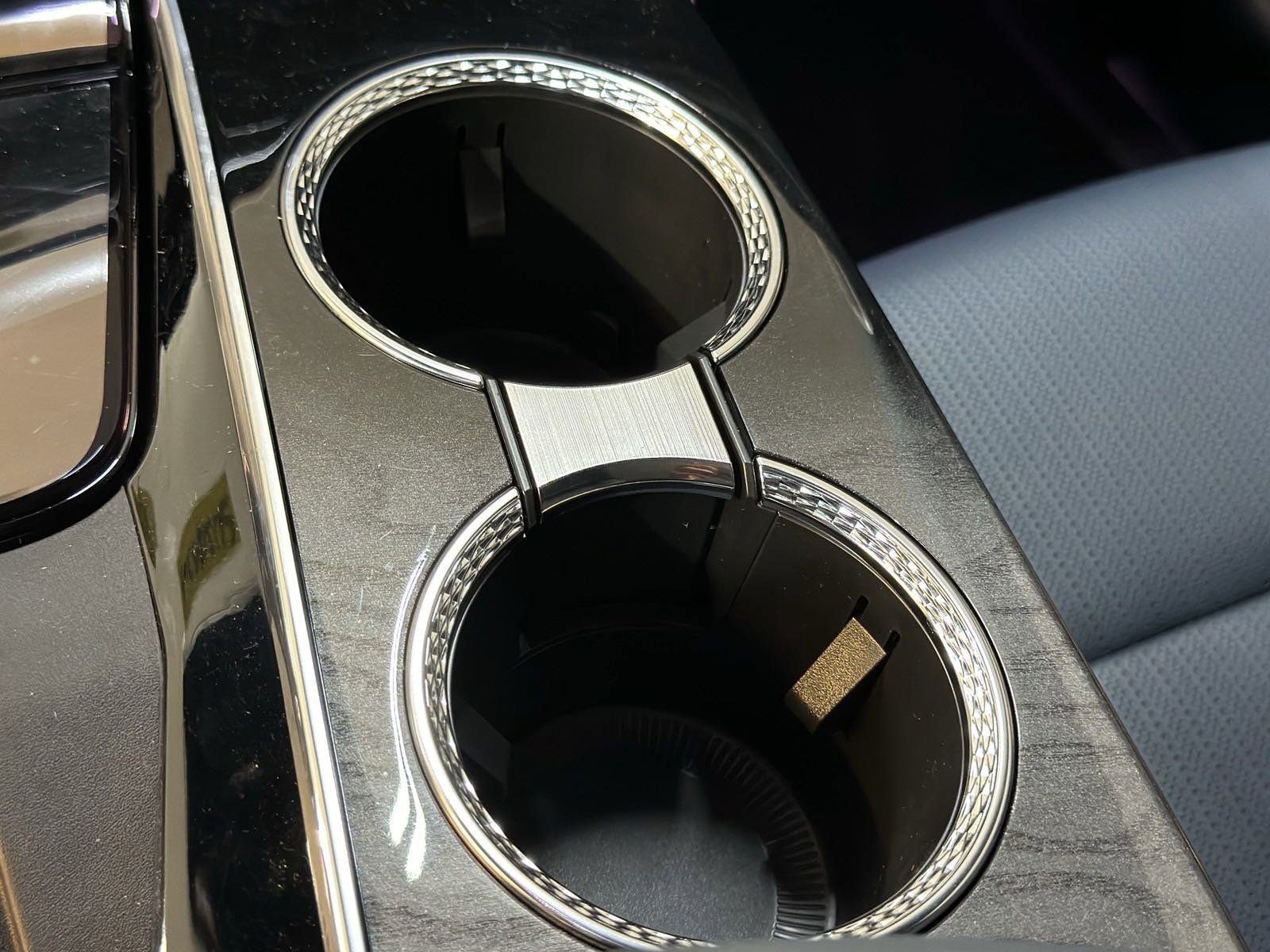 New 2025 Cadillac Escalade IQ Luxury 2 image 40