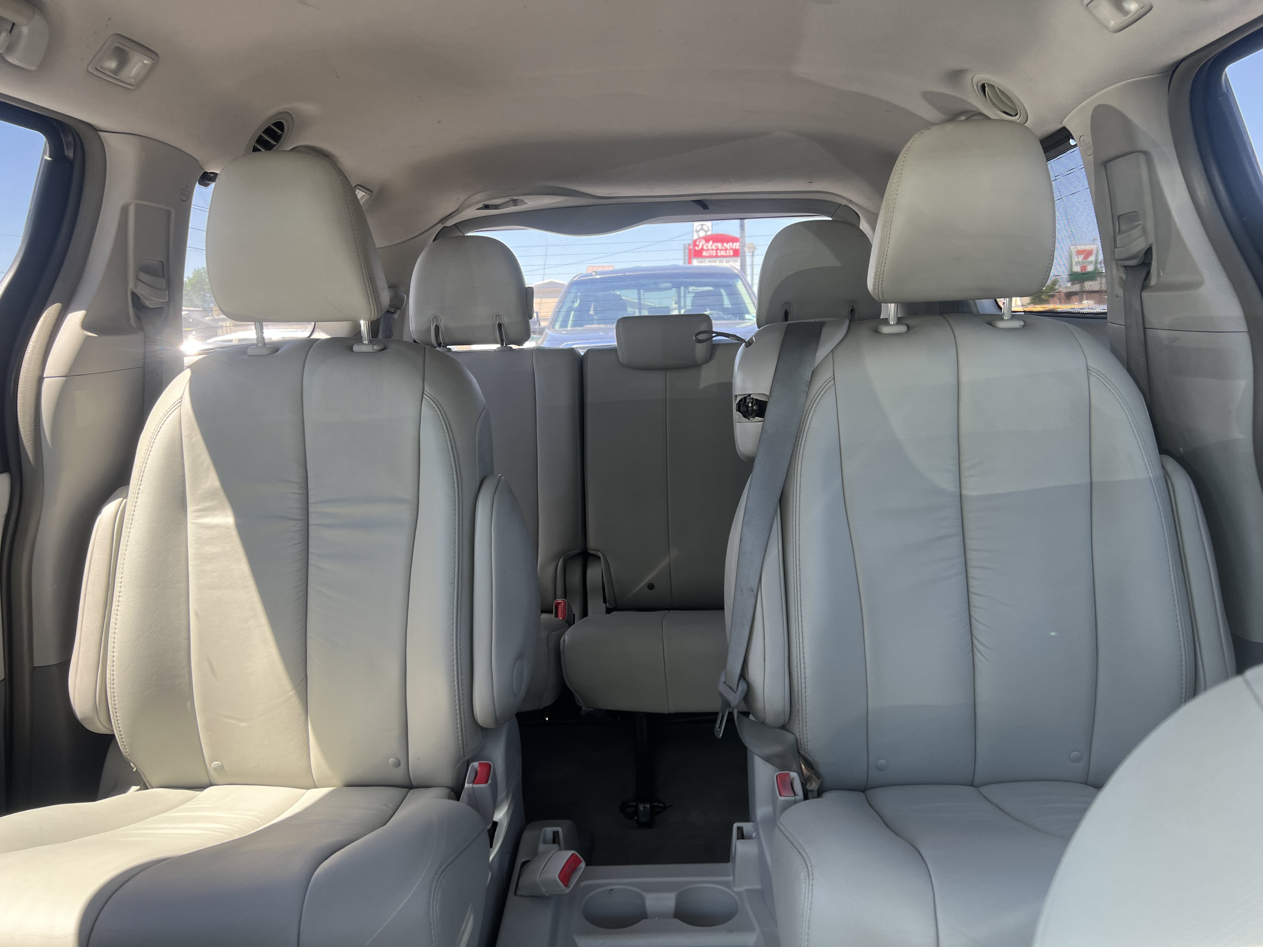 Used 2012 Toyota Sienna XLE w/ Premium Pkg FWD image 16