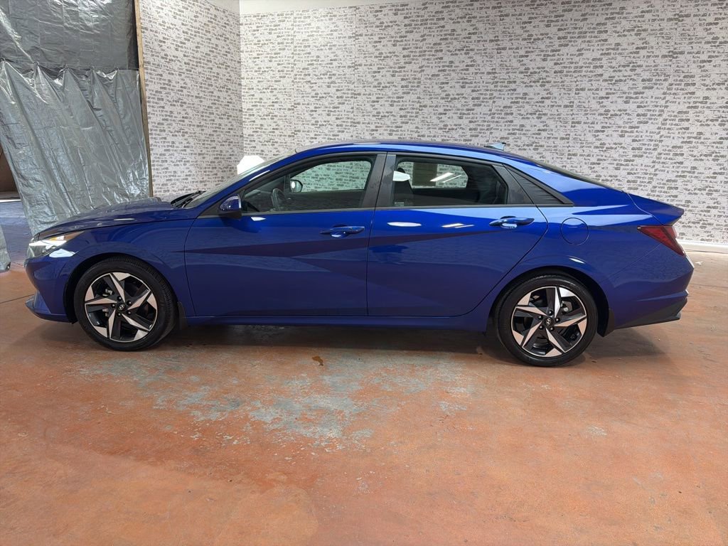 Certified 2023 Hyundai Elantra SEL w/ Convenience Package image 4
