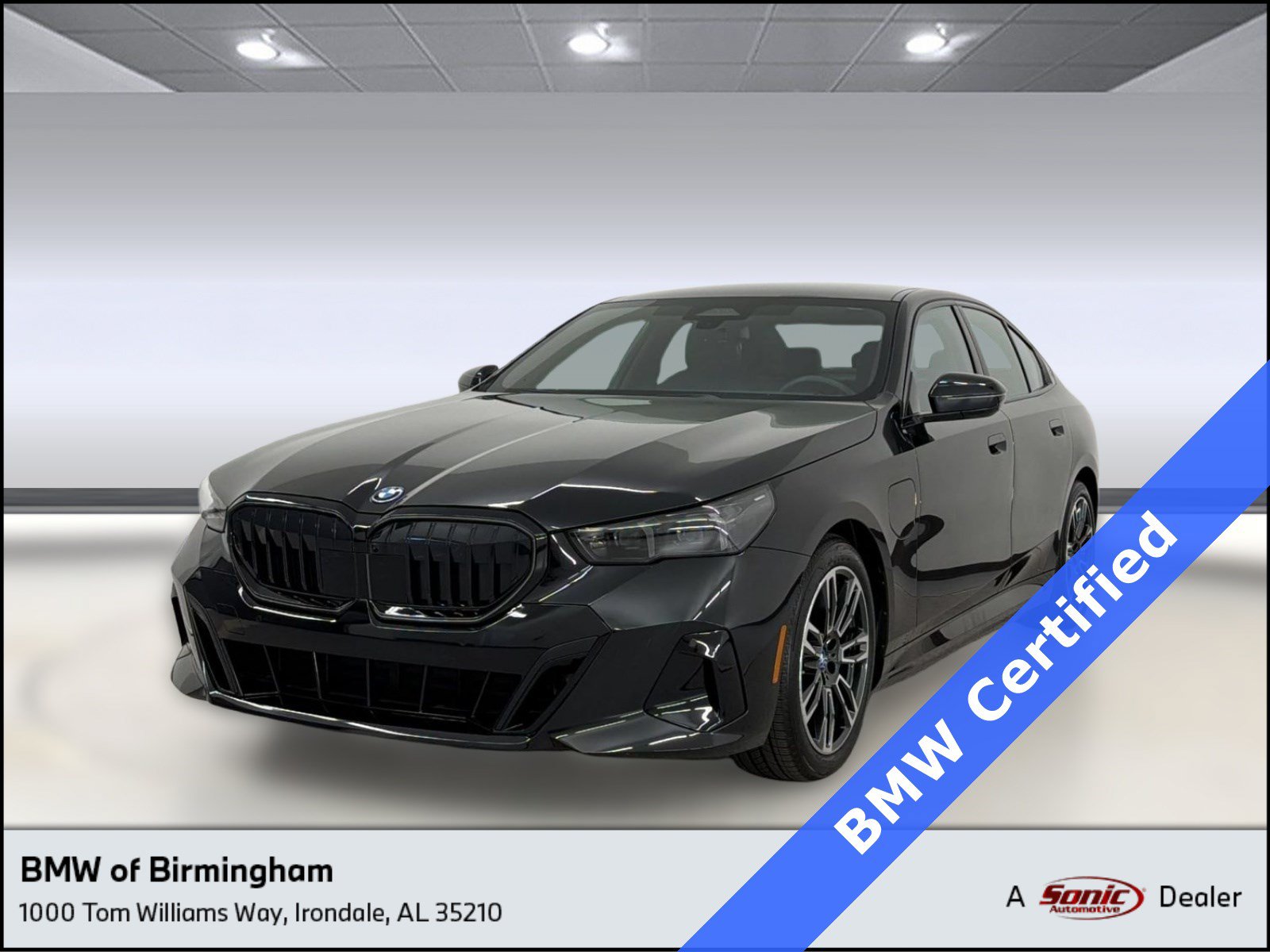 Used 2025 BMW 550e xDrive w/ Premium Package AWD/4WD image 1