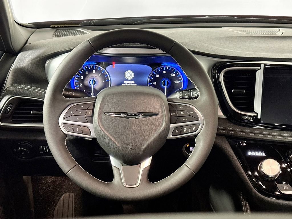 New 2026 Chrysler Pacifica Limited image 13