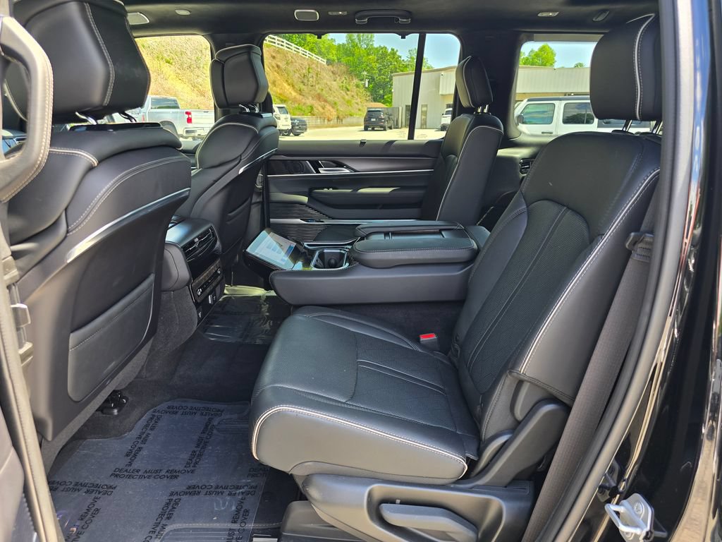 Used 2024 Jeep Grand Wagoneer Series II Obsidian w/ Quick Order Packagew 28T AWD/4WD image 12