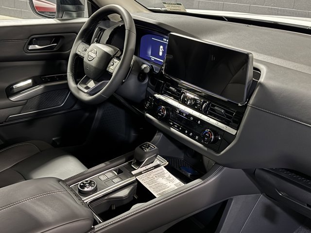 New 2026 Nissan Pathfinder SL image 9