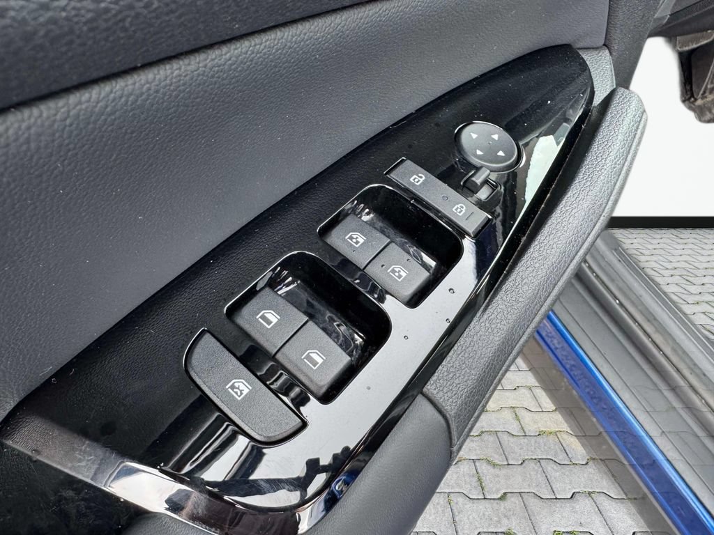 Certified 2023 Kia Sportage EX FWD image 18