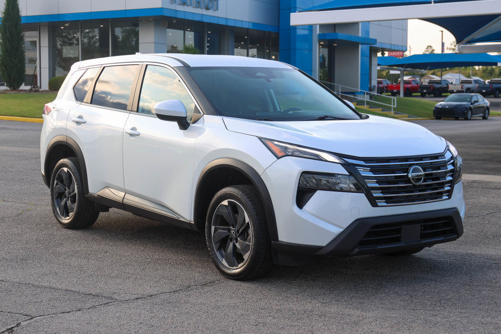 Used 2025 Nissan Rogue SV