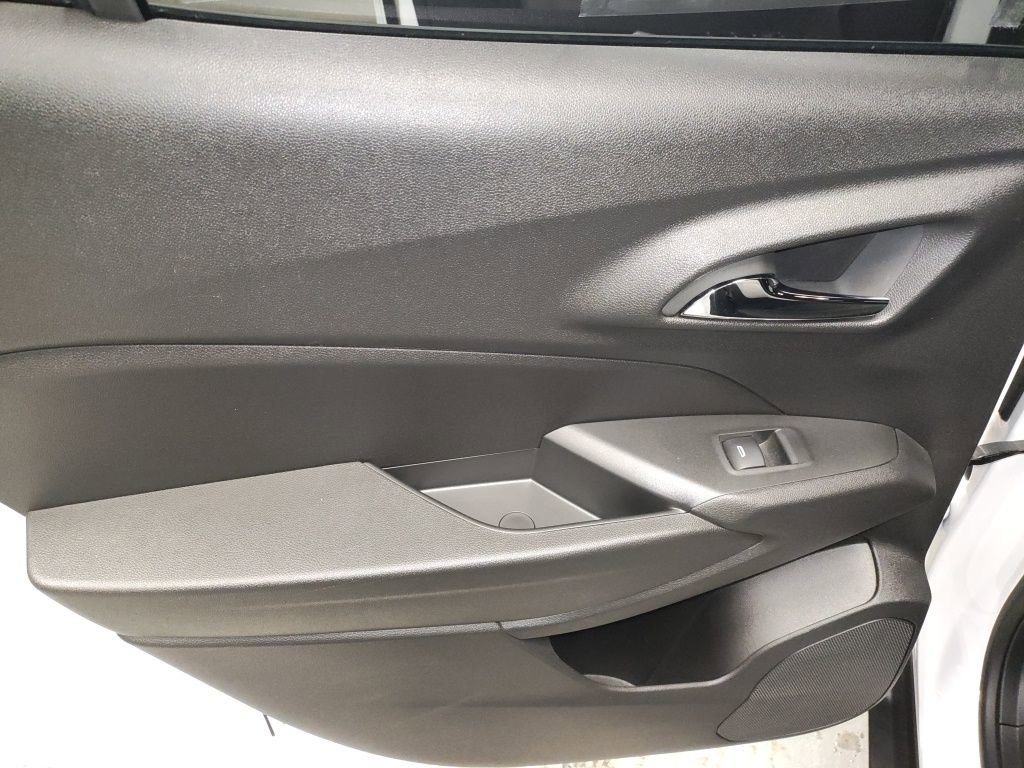 Certified 2024 Chevrolet Trax RS w/ Driver Confidence Package image 28